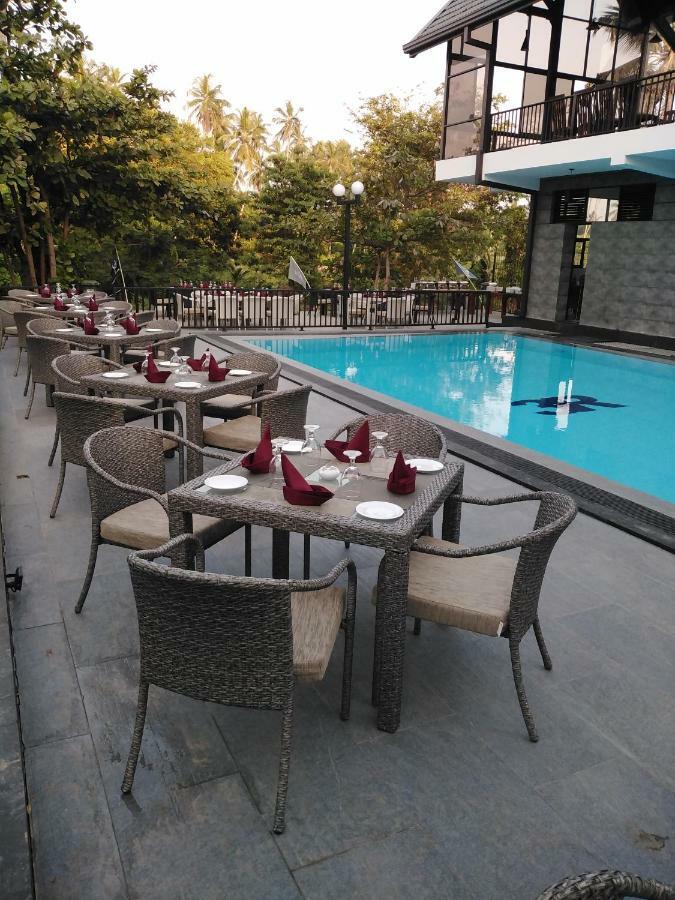 3R Resort Negombo Exterior foto
